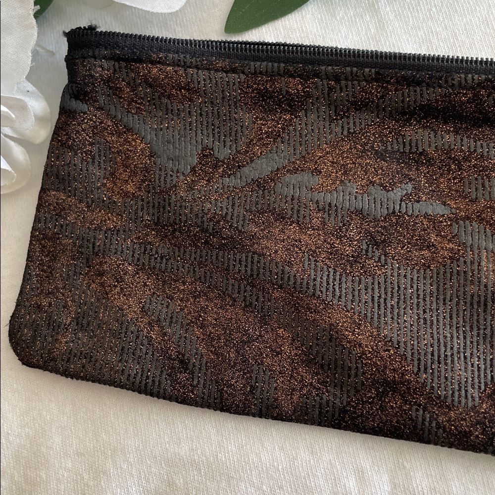 NWOT: Elegant Black & Gold Sparkle Leather Clutch - Brand New • NEW